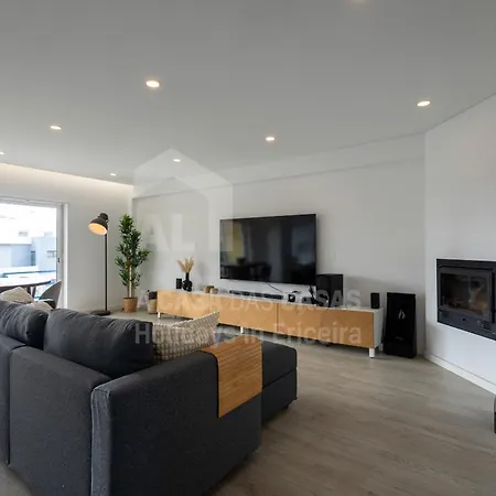 Terence Aparment *